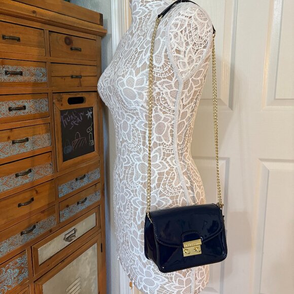 BCBG Generation - Milly Navy Blue Crossbody Bag Purse- Vegan Patent Leather - NW - Picture 2 of 9